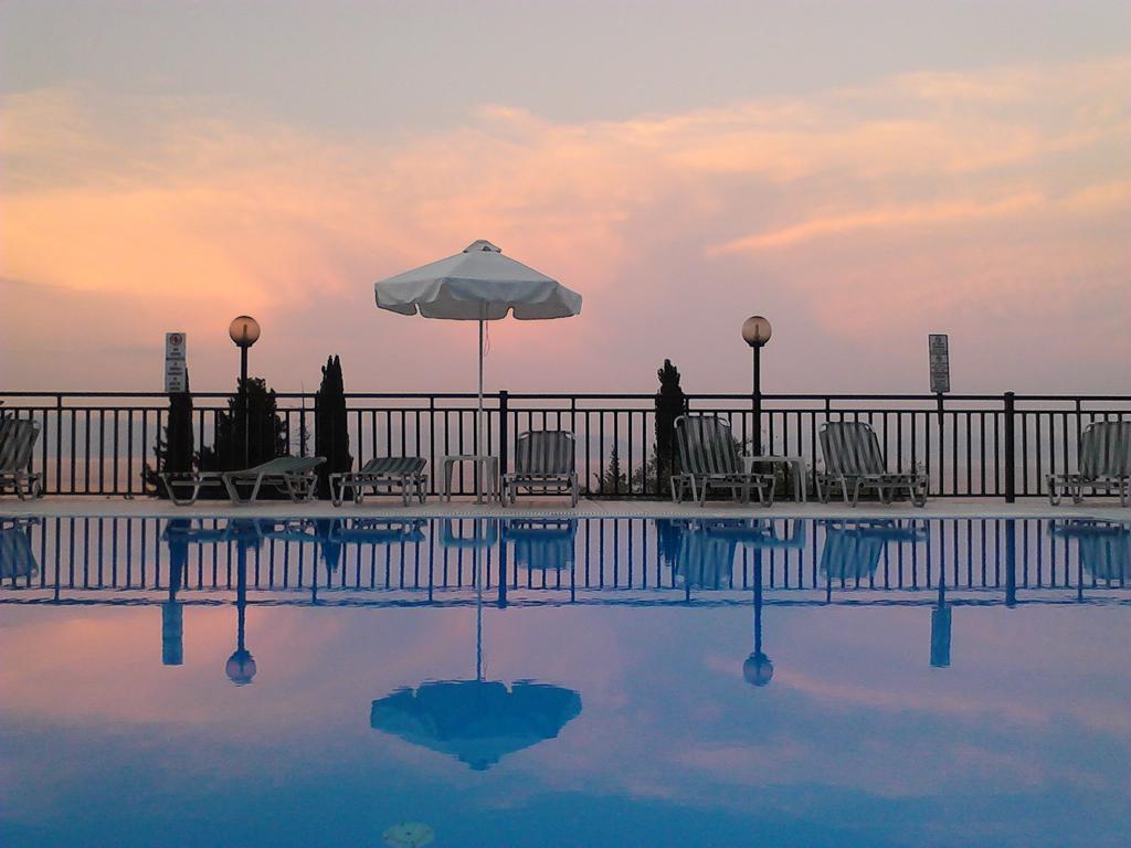 بينيتسيس Rising Sun Apartments & Studios المظهر الخارجي الصورة