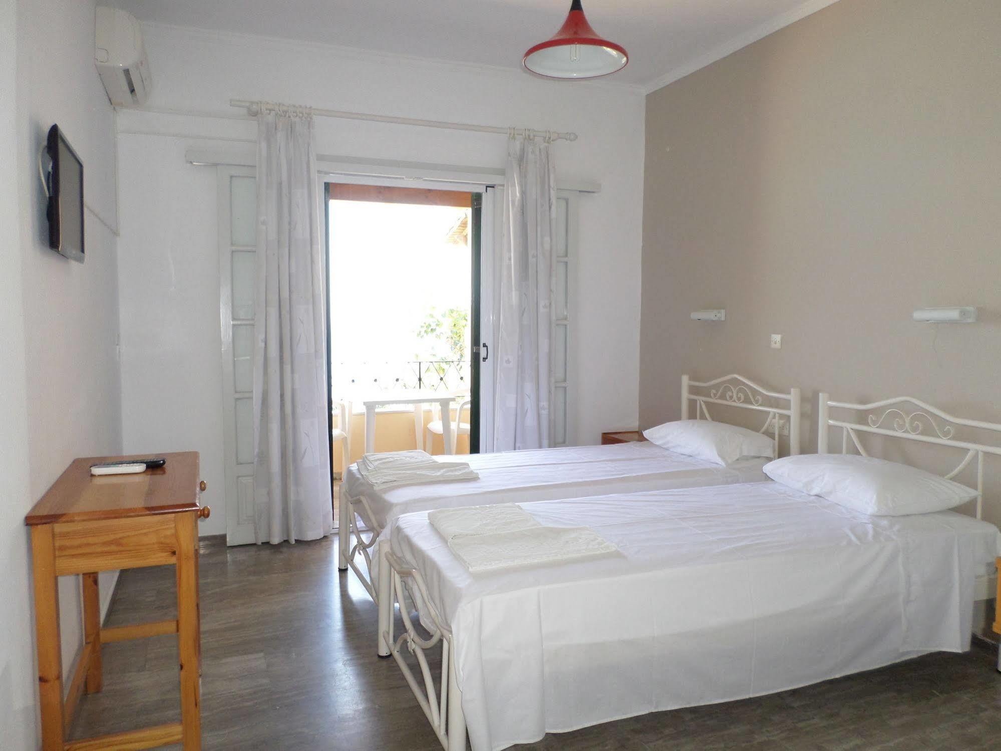 بينيتسيس Rising Sun Apartments & Studios المظهر الخارجي الصورة