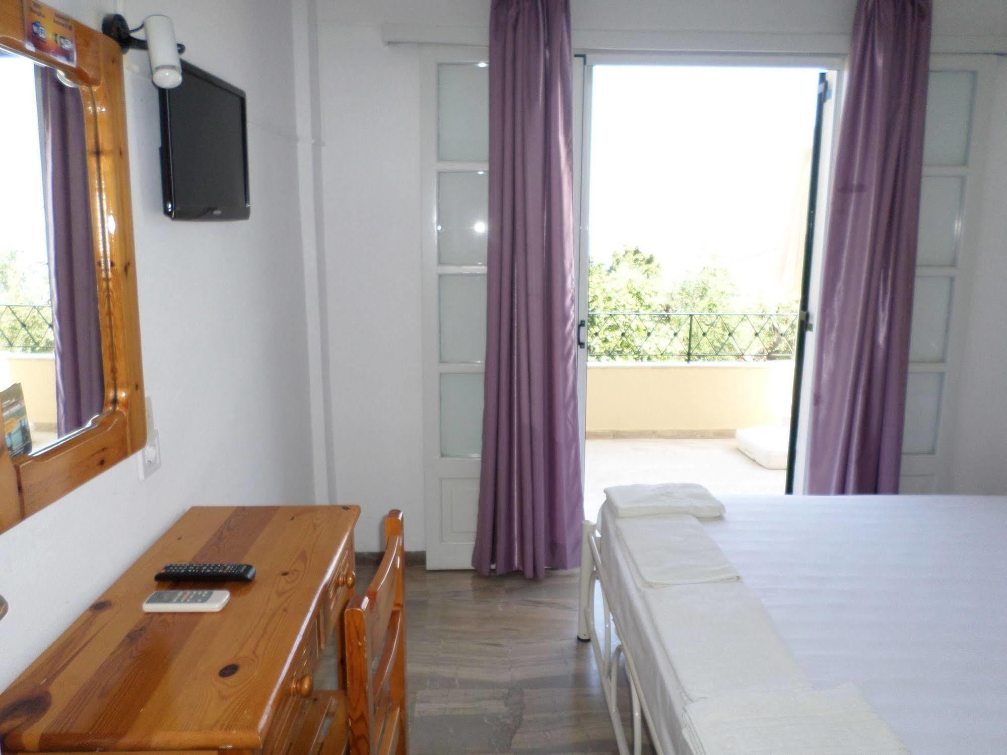 بينيتسيس Rising Sun Apartments & Studios المظهر الخارجي الصورة