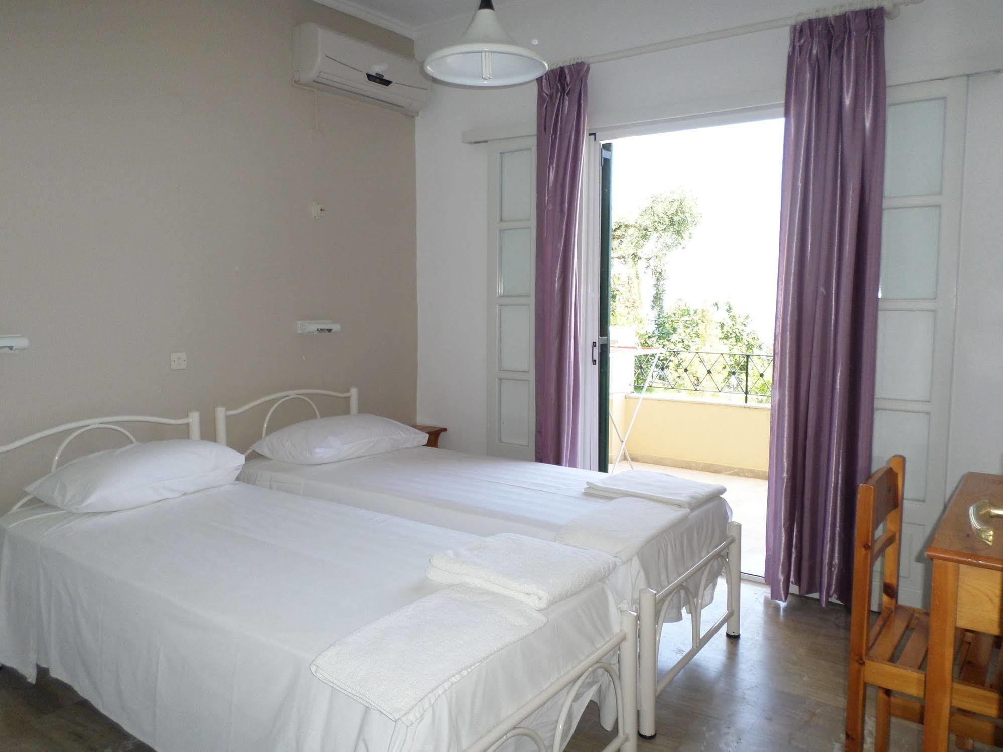 بينيتسيس Rising Sun Apartments & Studios المظهر الخارجي الصورة