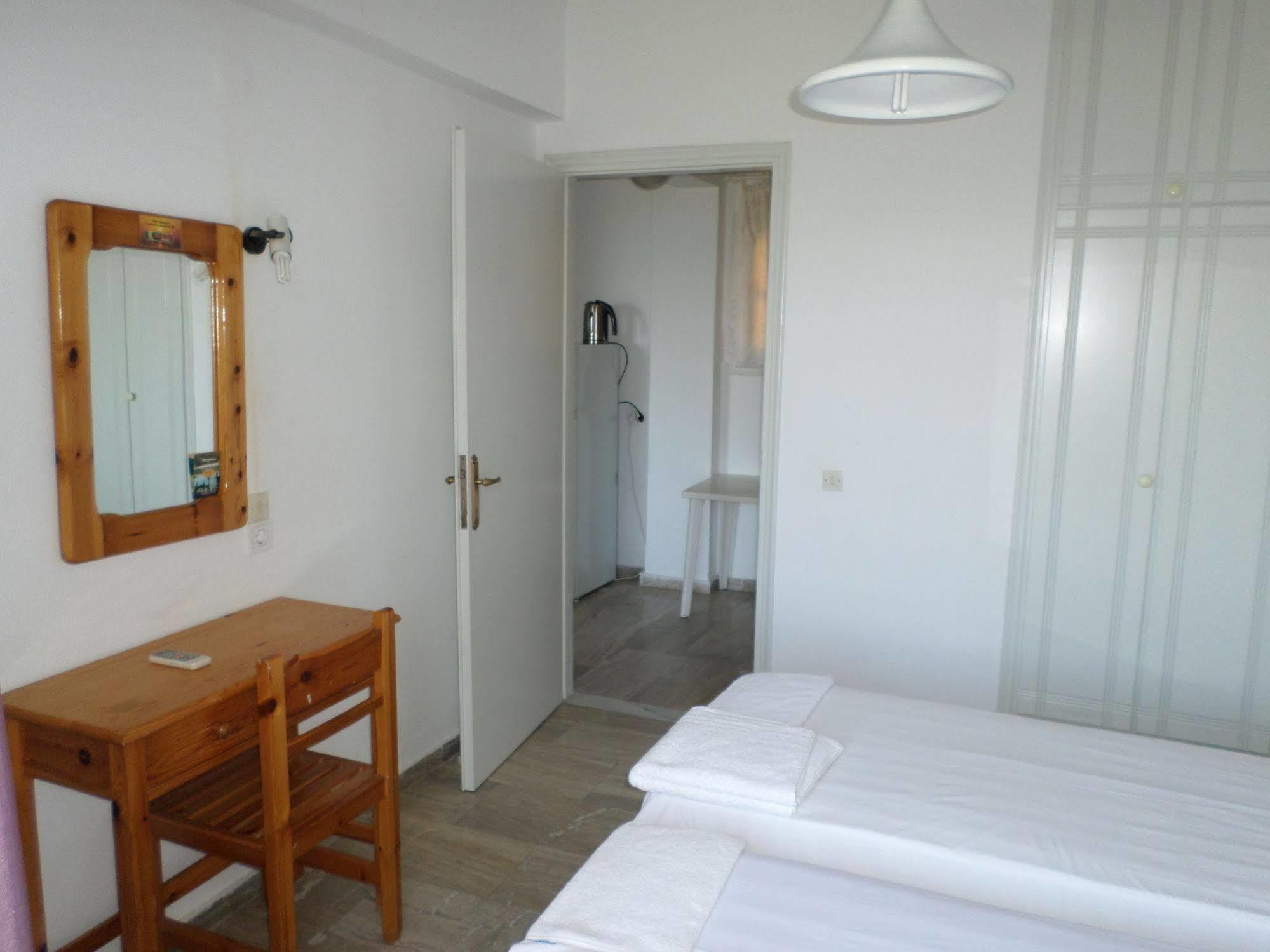بينيتسيس Rising Sun Apartments & Studios المظهر الخارجي الصورة