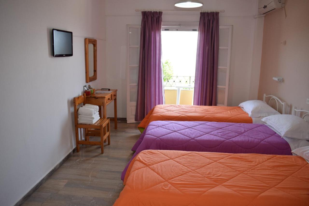 بينيتسيس Rising Sun Apartments & Studios الغرفة الصورة